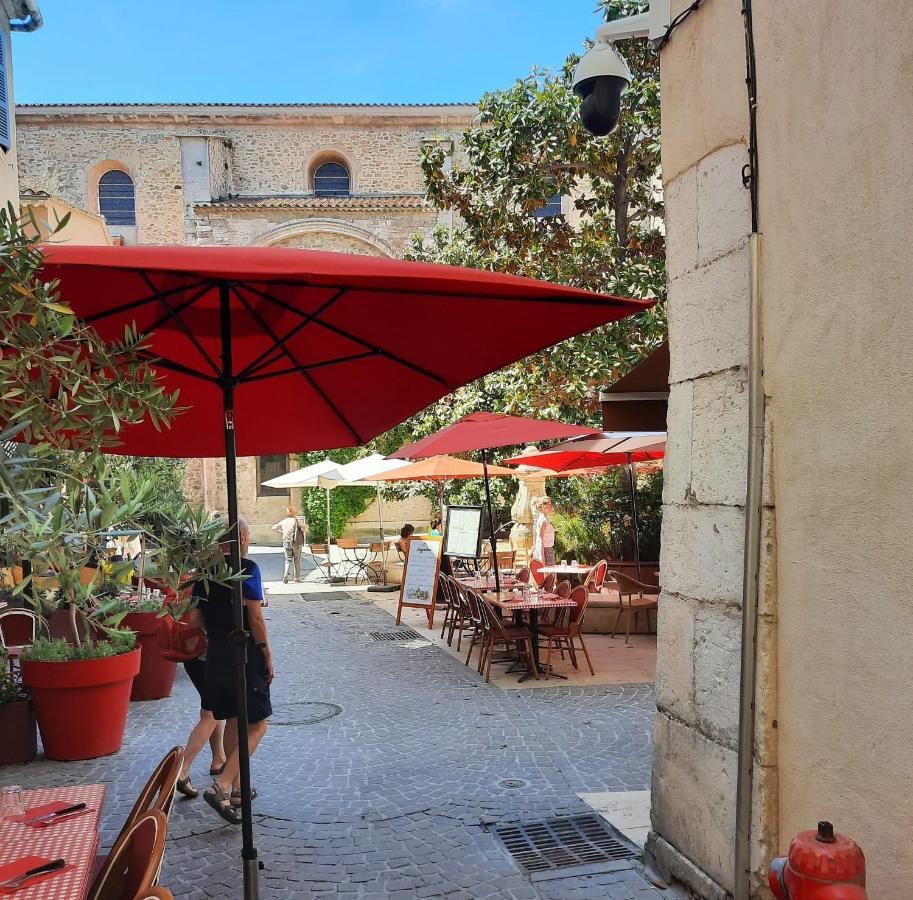 Renovated Fully Equipped Studio For 2 To 4 Pers Apartment La Ciotat Bagian luar foto